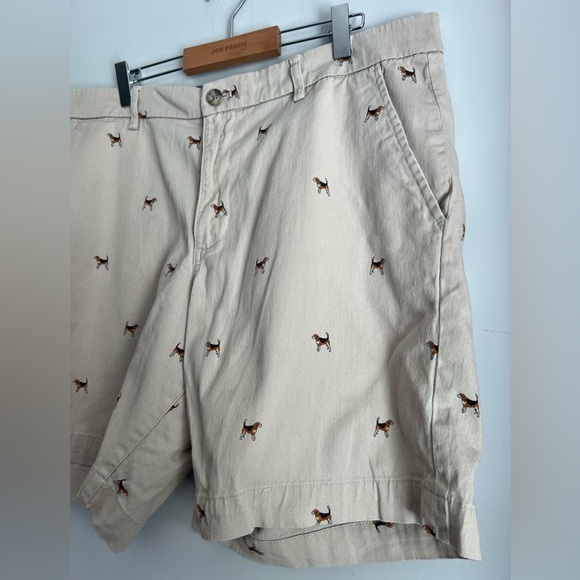 CHAPS Shorts Beagle Dog AOP Coastland Wash Stretch Beige Neutral Men's 36 - Picture 4 of 8